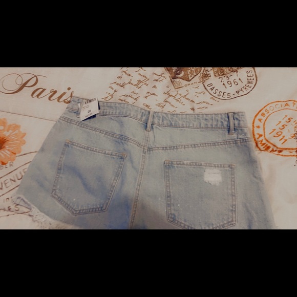 Distressed Shorts with Rhinestones - Picture 3 of 3